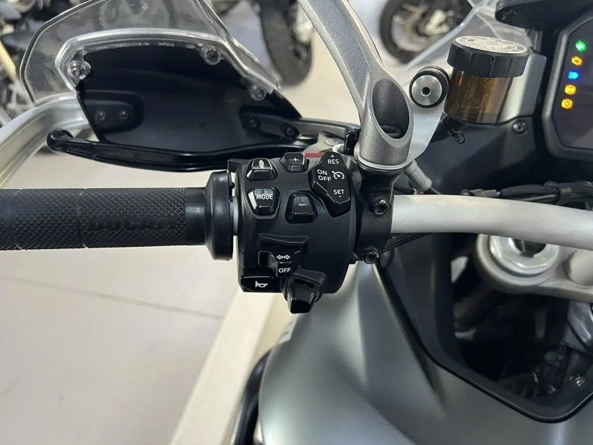 Ducati Multistrada V4 S (2021 - 24) (7)