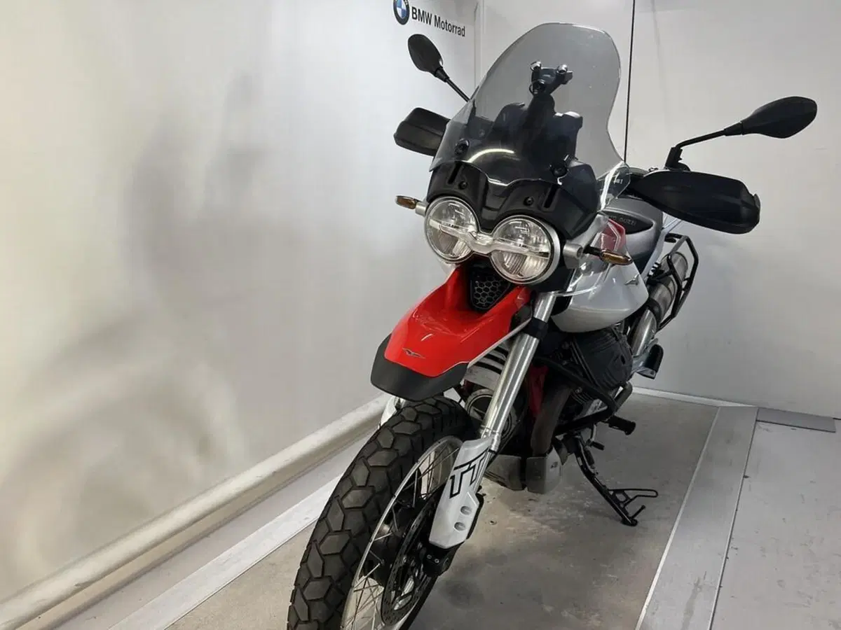 Moto Guzzi V85 TT (2024 - 26) (4)