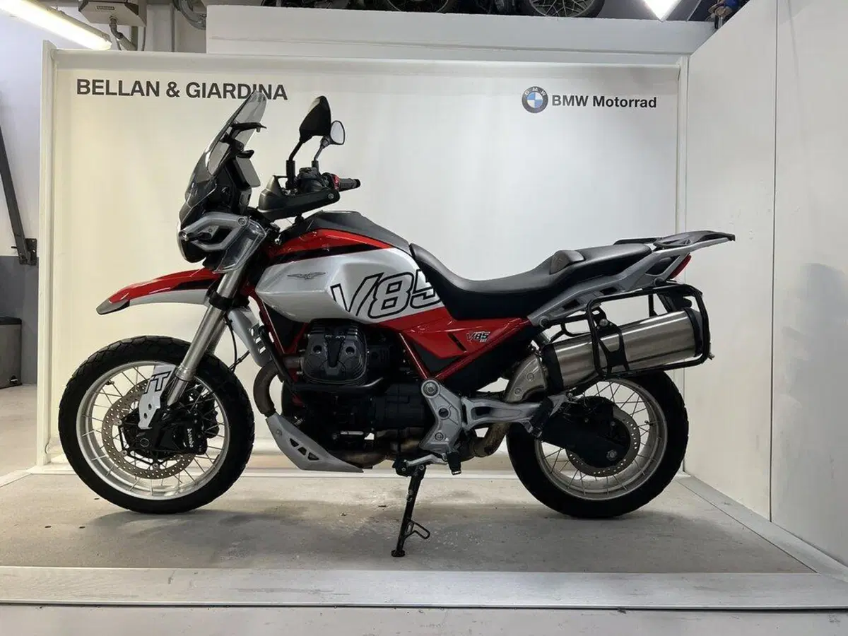 Moto Guzzi V85 TT (2024 - 26)