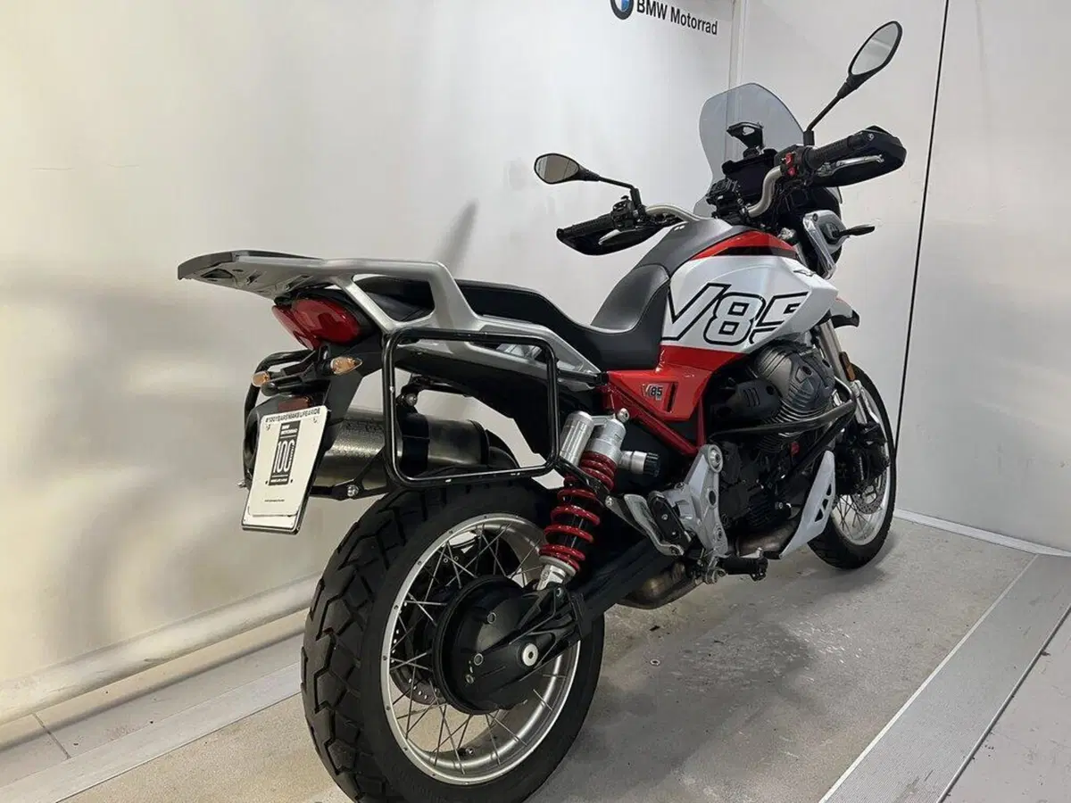 Moto Guzzi V85 TT (2024 - 26) (13)