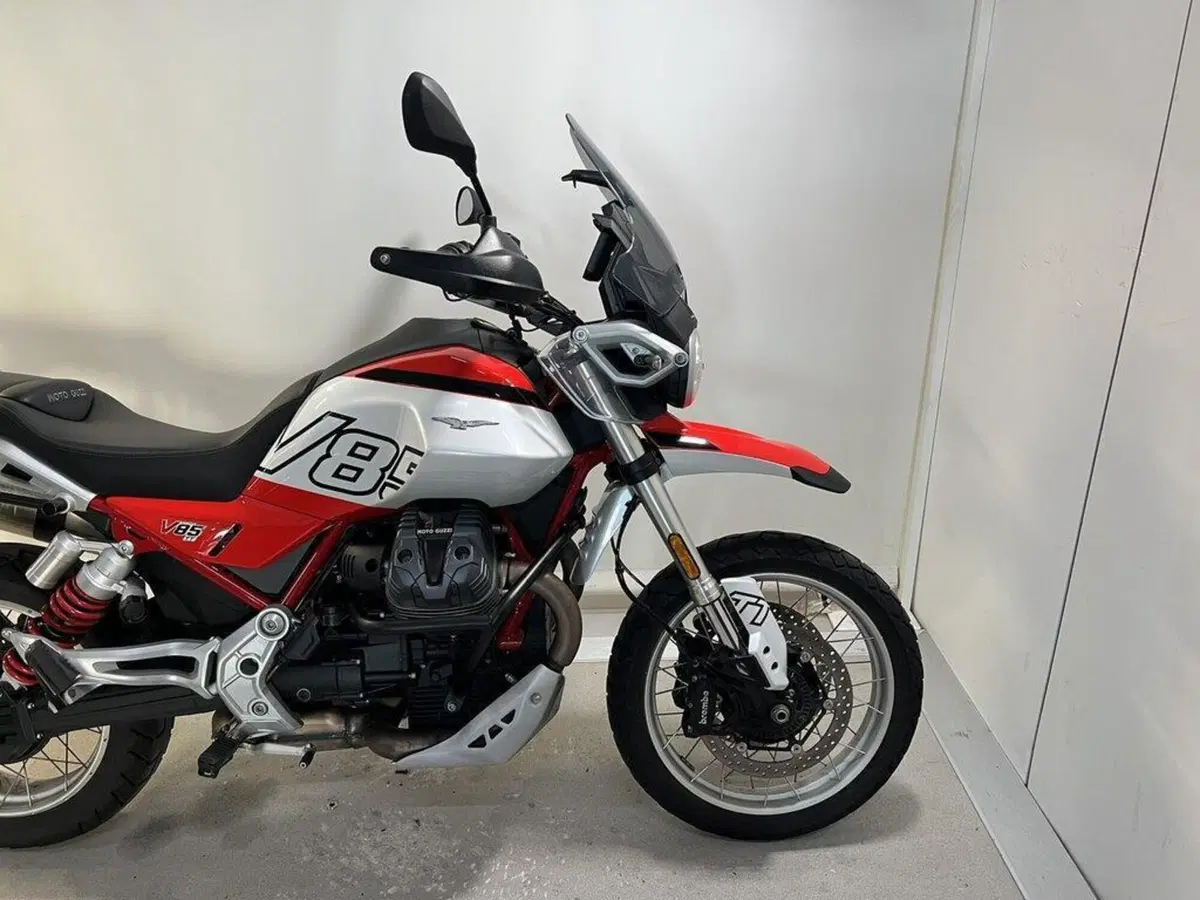 Moto Guzzi V85 TT (2024 - 26) (10)