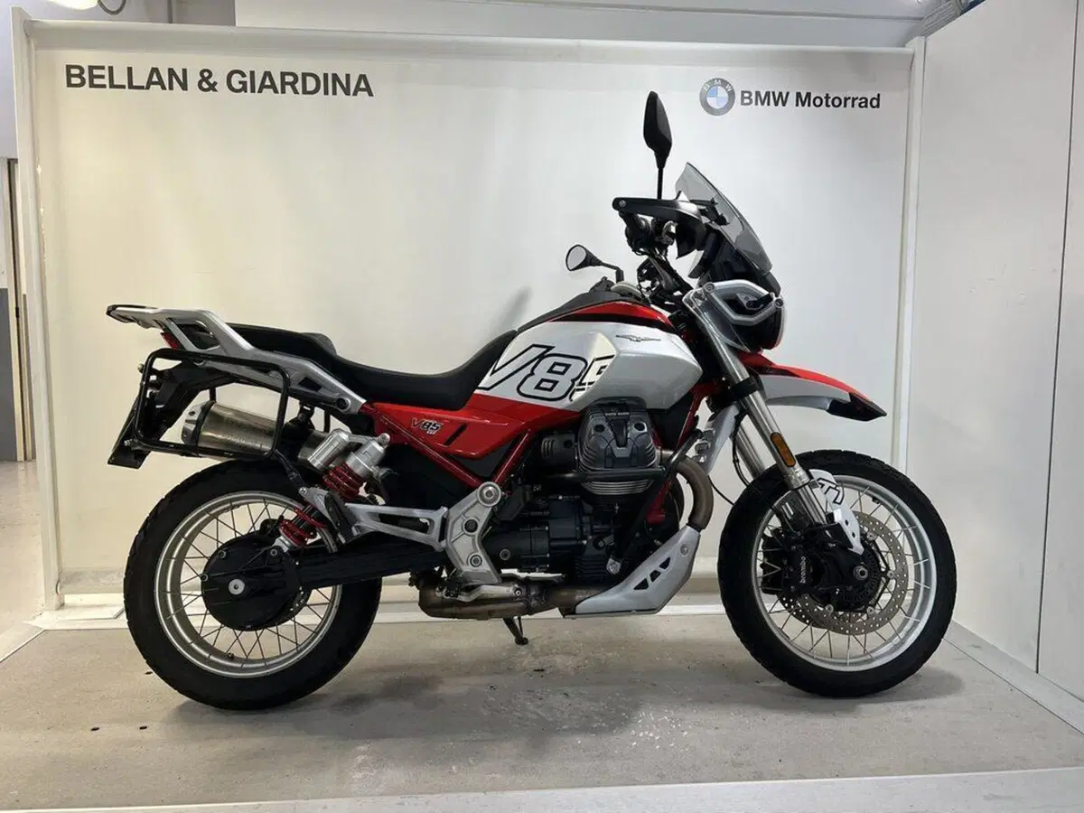 Moto Guzzi V85 TT (2024 - 26) (14)