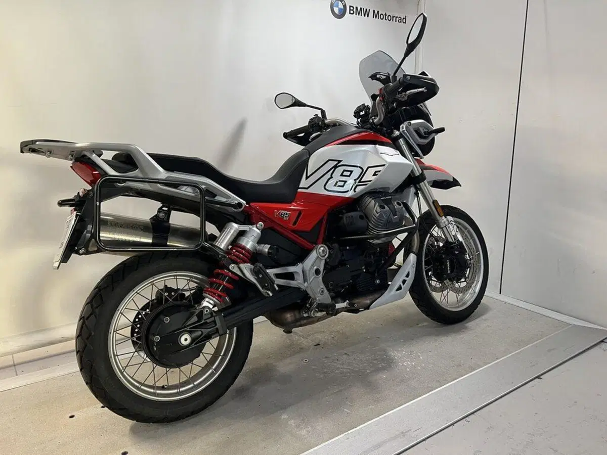 Moto Guzzi V85 TT (2024 - 26) (11)