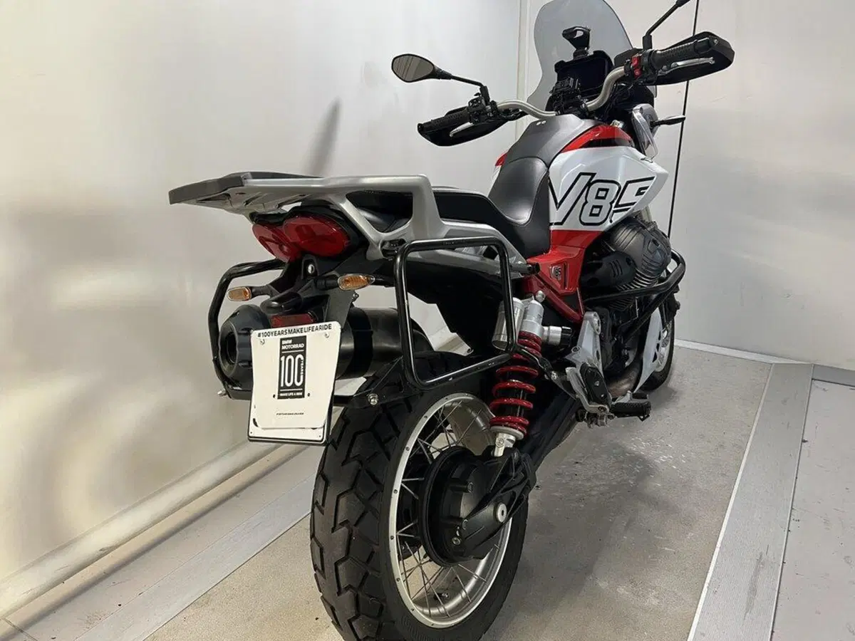 Moto Guzzi V85 TT (2024 - 26) (12)
