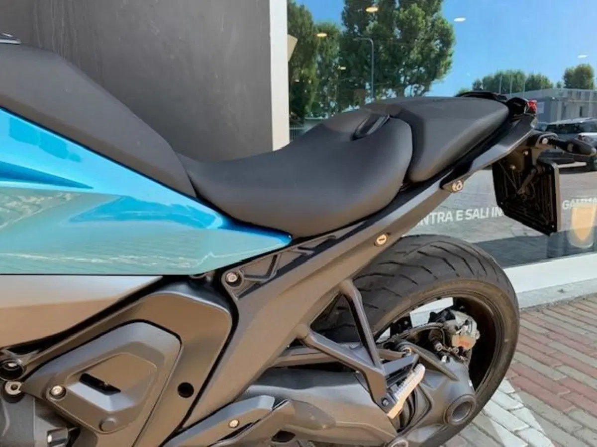 Bmw R 1300 R (2026 - 27) (6)