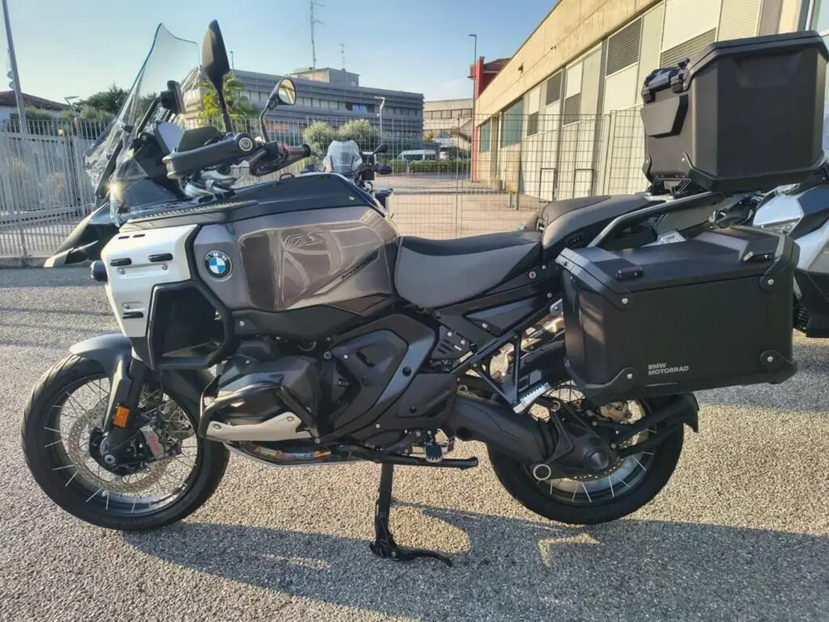 Bmw R 1300 GS Adventure Triple Black (2025 - 26) (3)