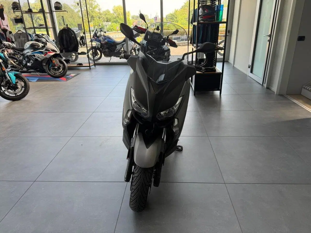Yamaha X-Max 400 ABS (2013 - 16) (4)