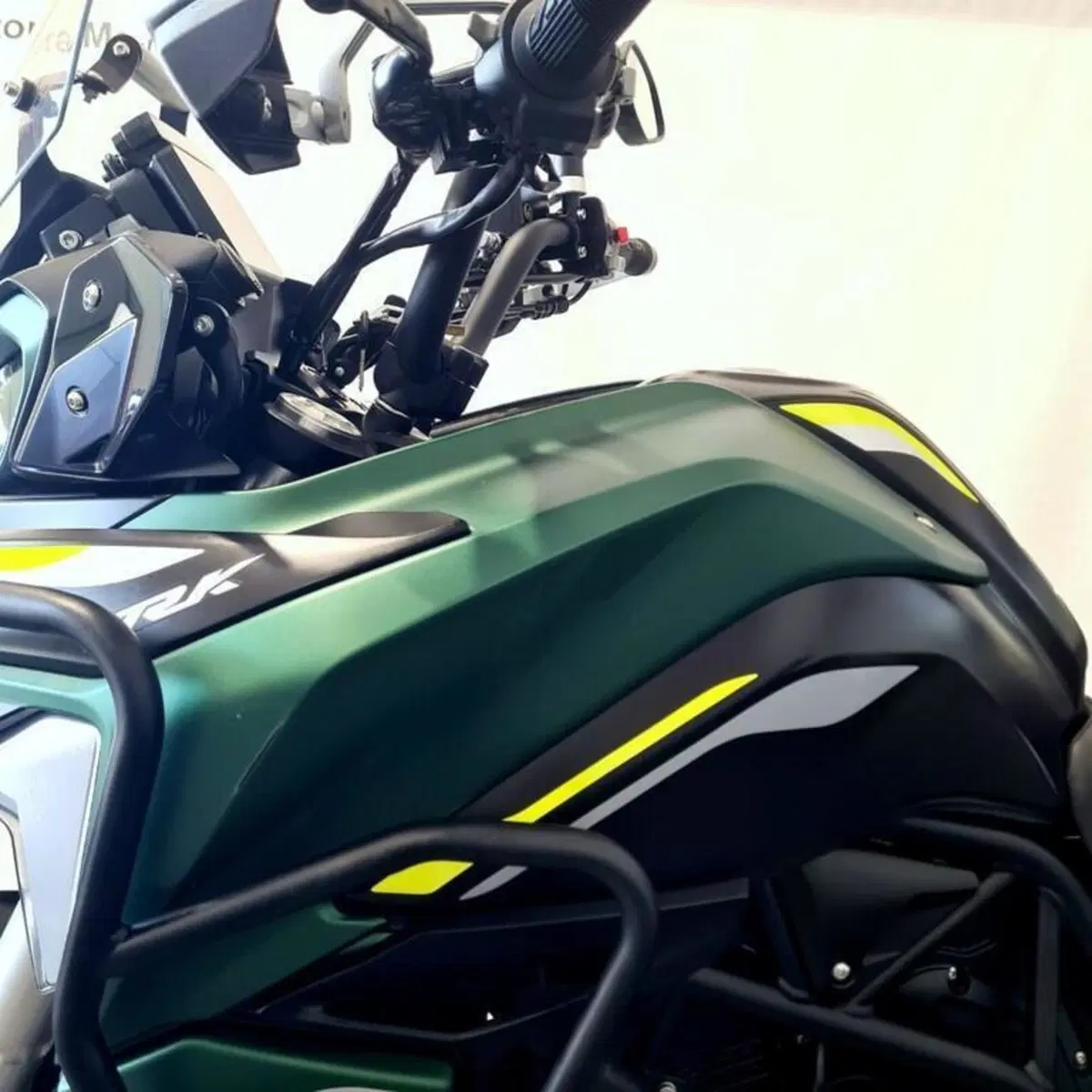 Benelli TRK 702 (2023 - 25) (9)