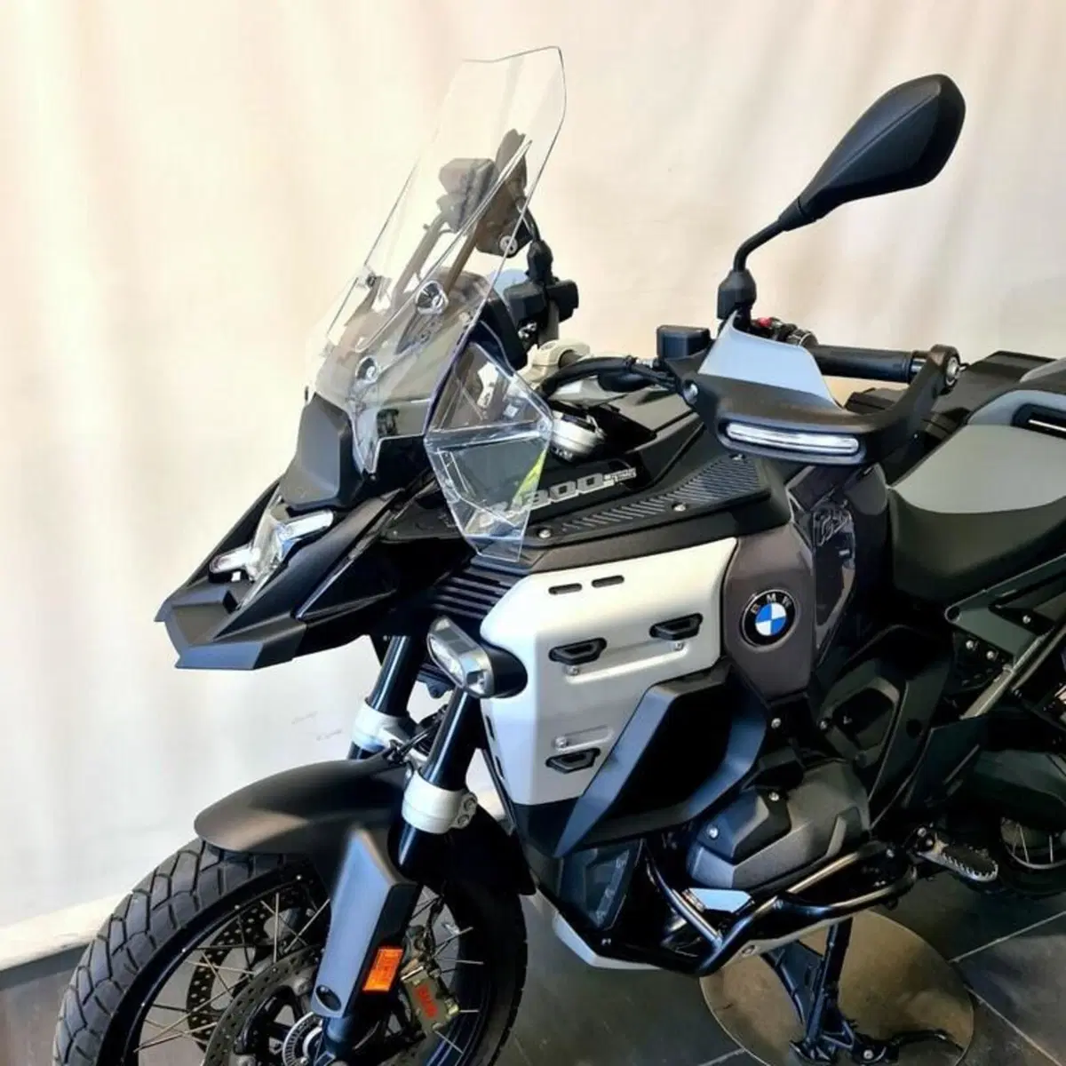 Bmw R 1300 GS Adventure Triple Black (2025 - 26) (9)