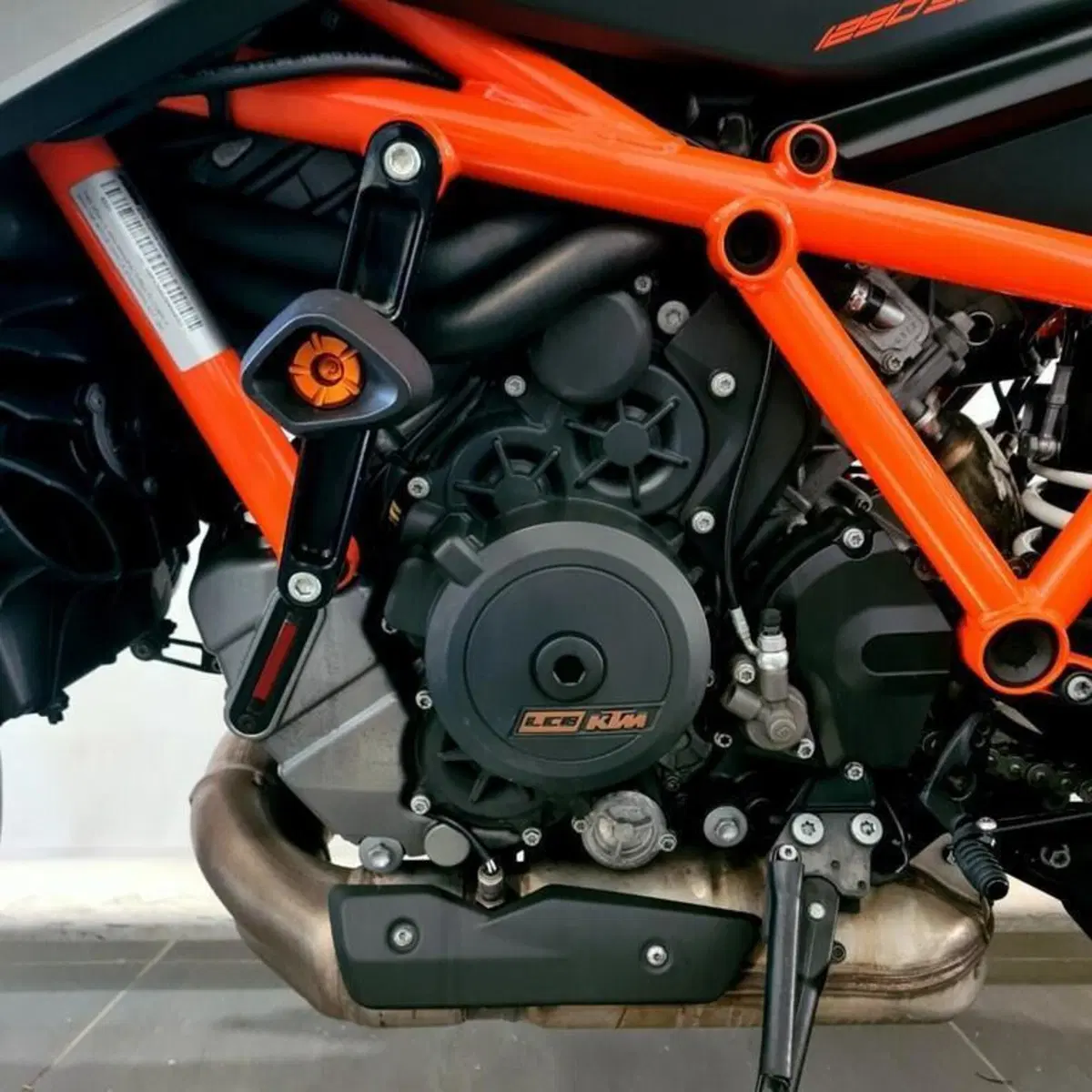KTM 1290 Super Duke R (2020) (10)