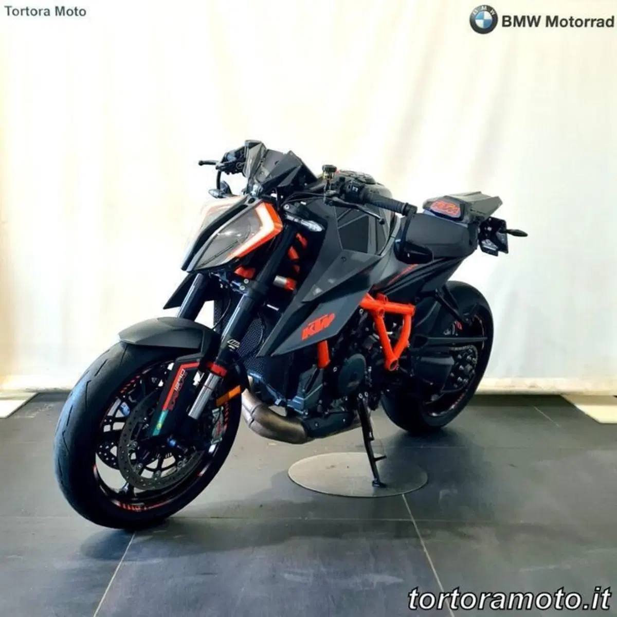 KTM 1290 Super Duke R (2020) (3)