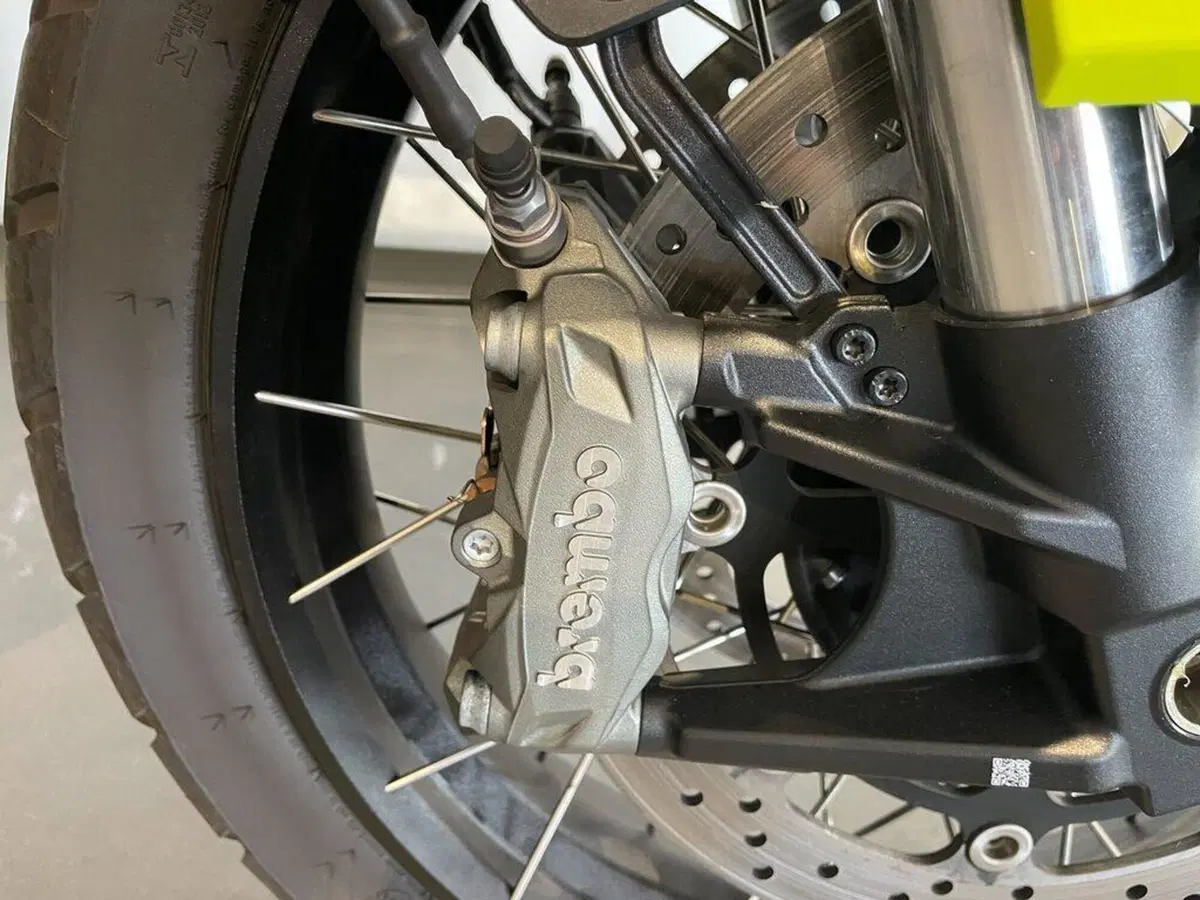 QJ Motor SVT 650 X (2025 - 26) (11)