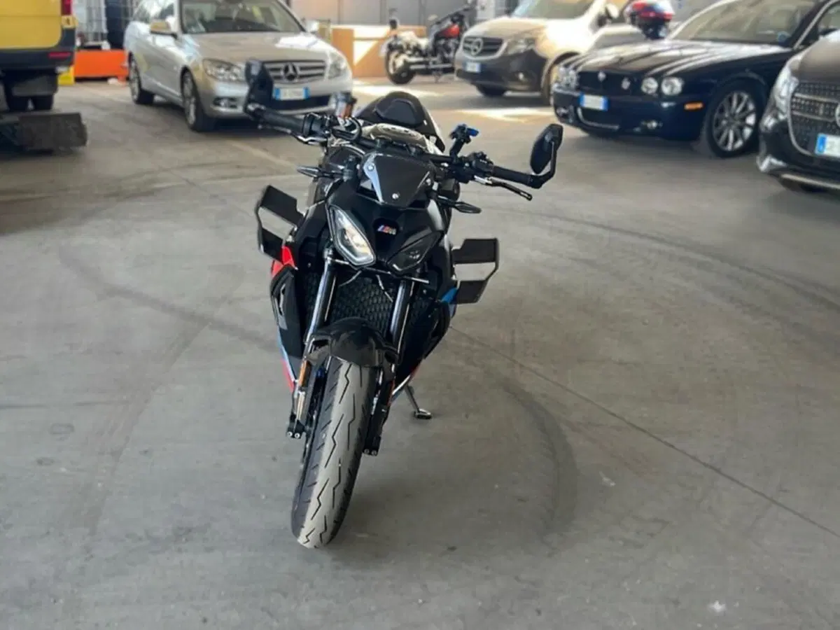 Bmw M 1000 R (2025 - 27) (2)
