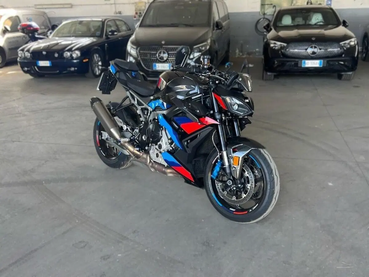 Bmw M 1000 R (2025 - 27) (3)