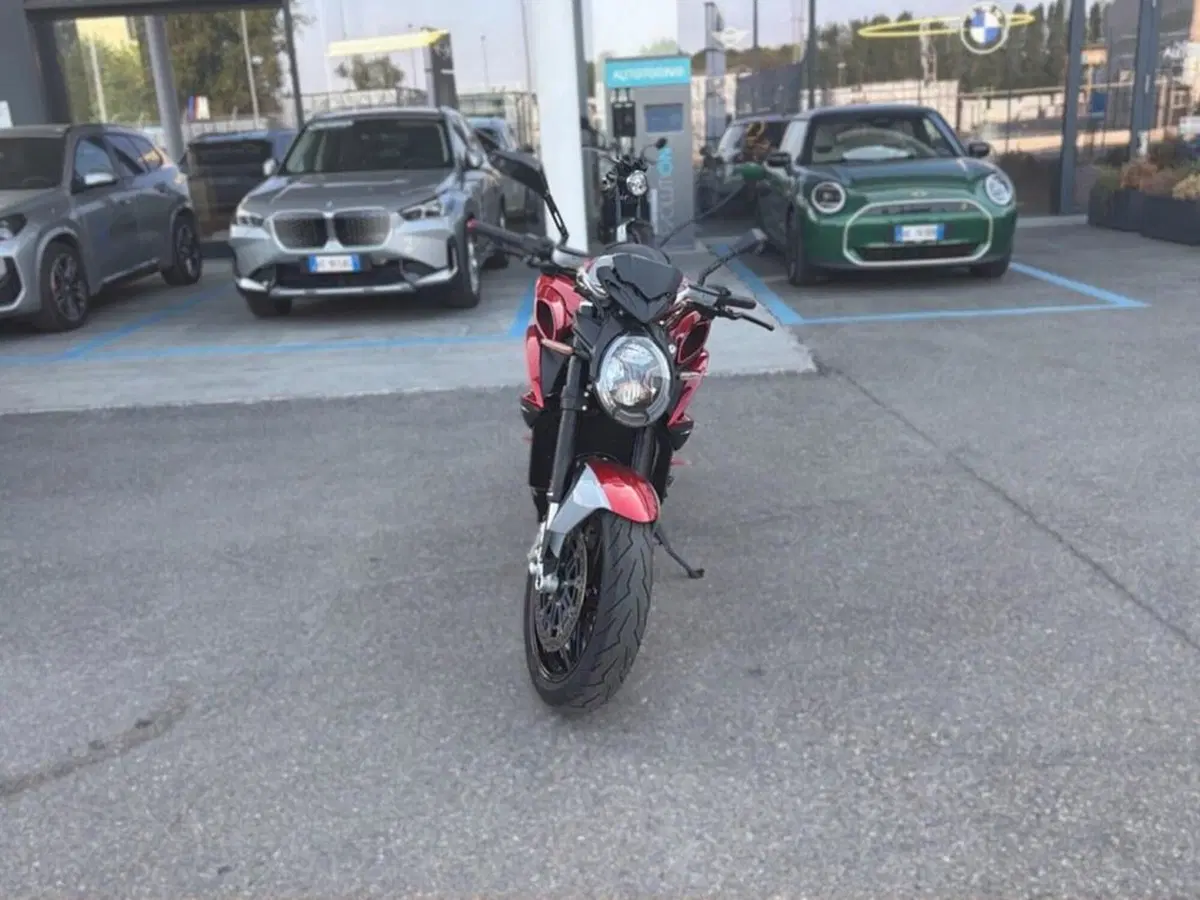 MV Agusta Brutale 800 RR (2021 - 25) (2)