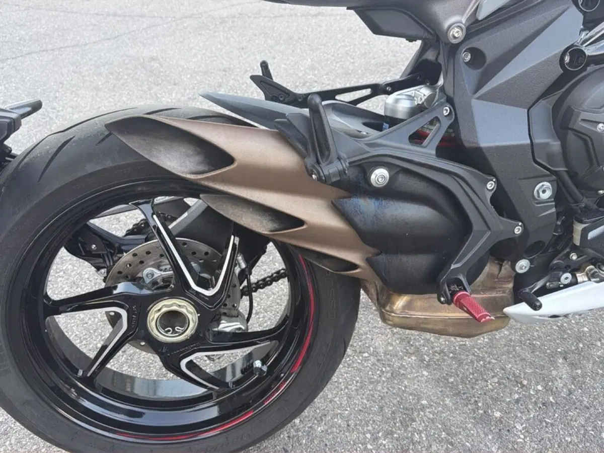 MV Agusta Brutale 800 RR (2021 - 25) (9)