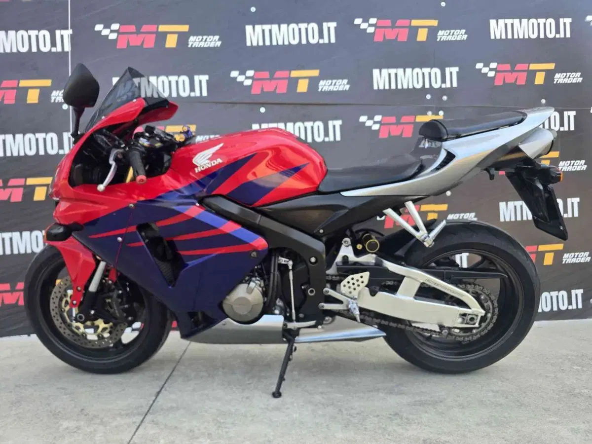 Honda CBR 600 RR (2005 - 06) (2)