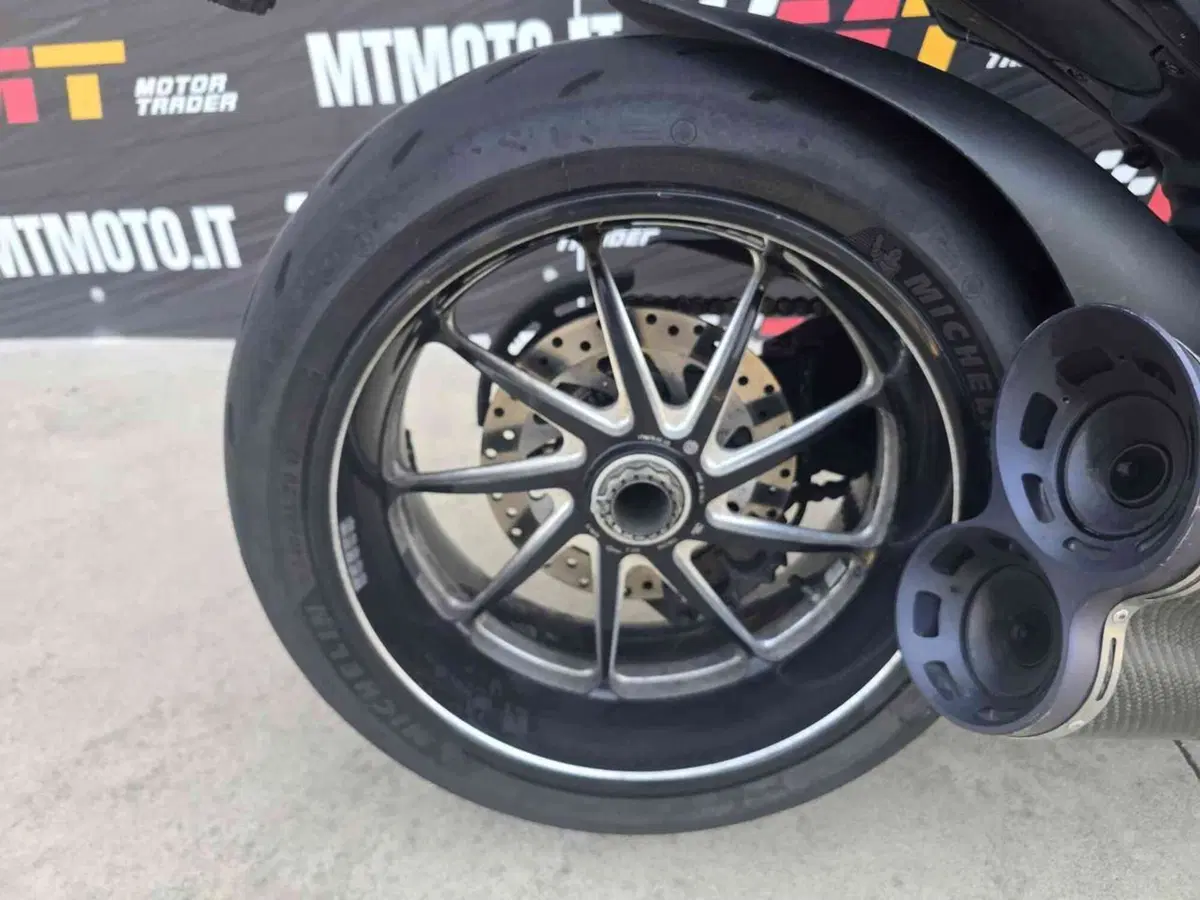 Ducati Diavel 1200 (2010 - 13) (15)