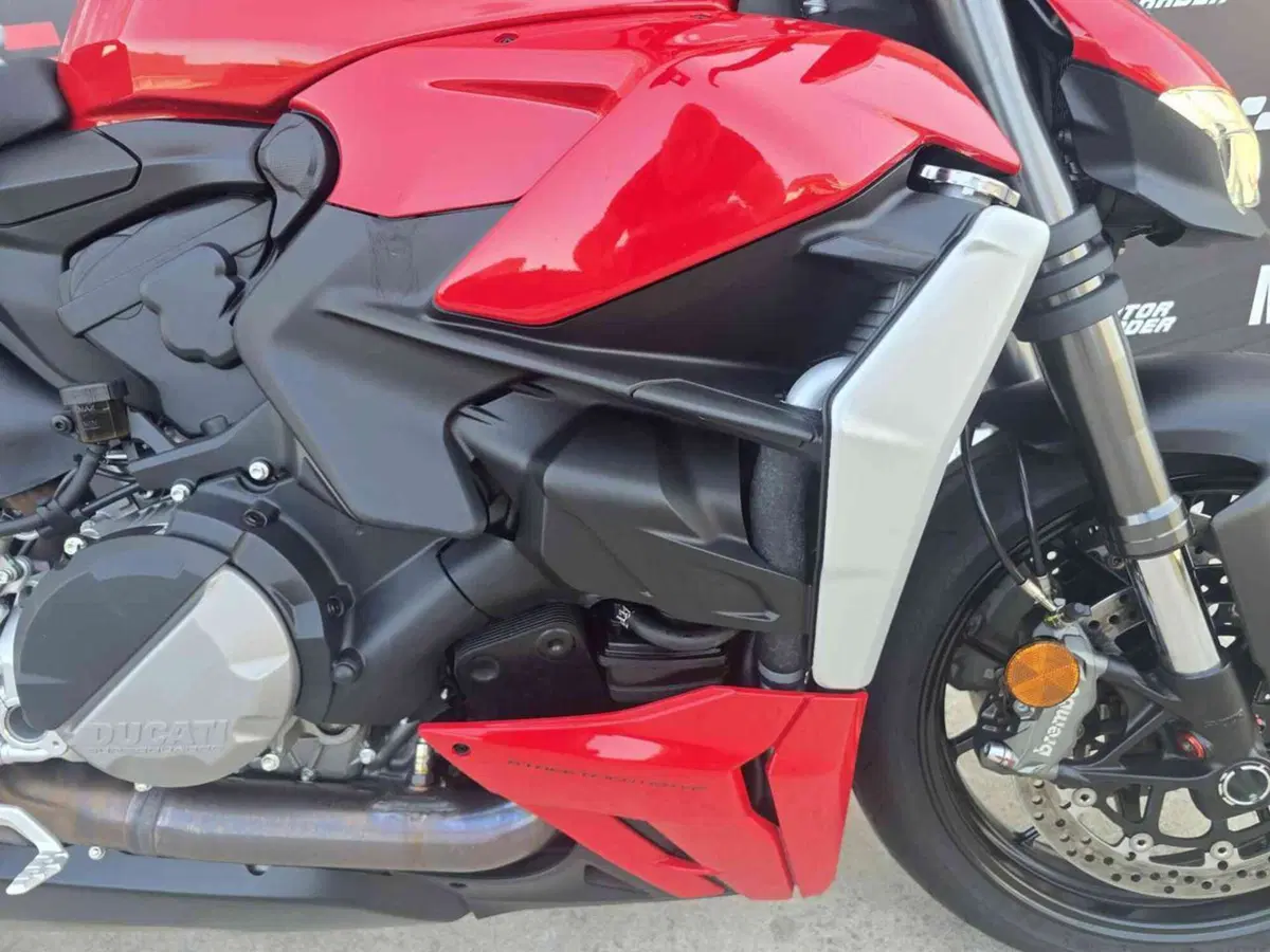 Ducati Streetfighter V2 (2022 - 24) (7)