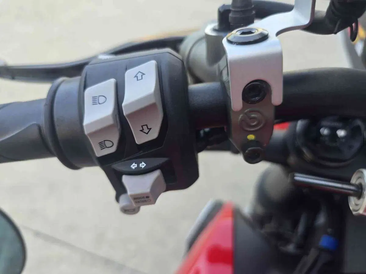 Ducati Streetfighter V2 (2022 - 24) (21)
