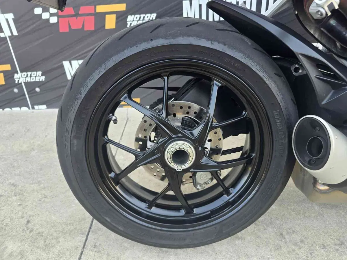 Ducati Streetfighter V2 (2022 - 24) (16)