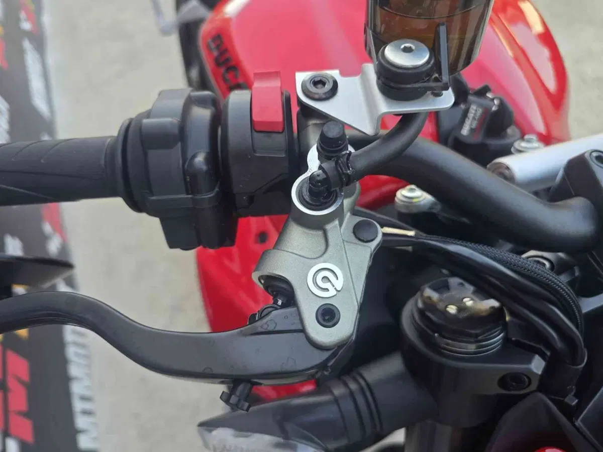 Ducati Streetfighter V2 (2022 - 24) (24)