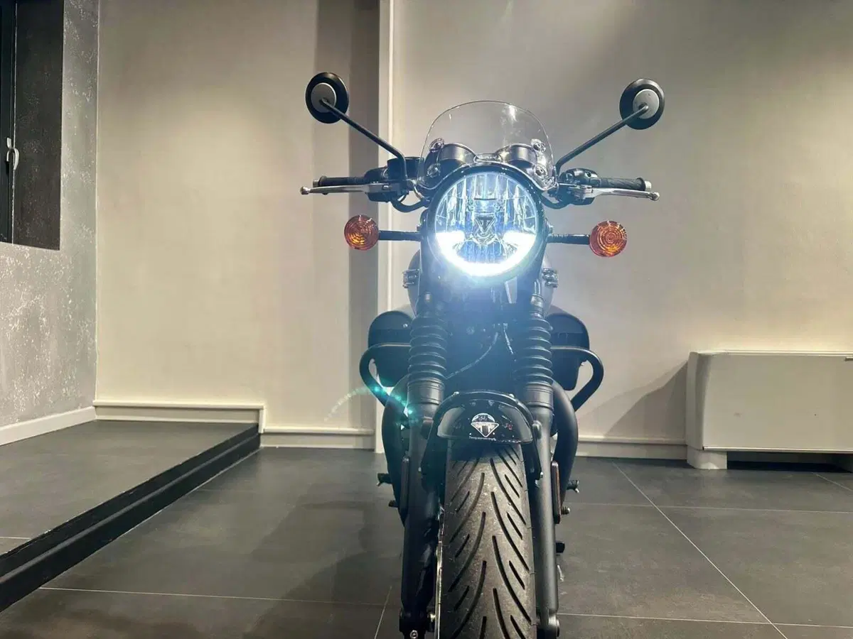 Triumph Bonneville T120 Black (2021 - 25) (10)