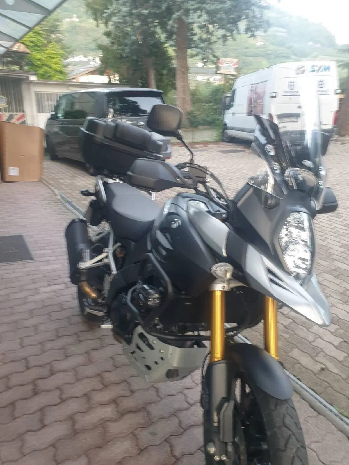 Suzuki V-Strom 1000 ABS No compromise LE (2015 - 17) (2)
