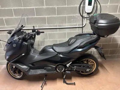 Yamaha T-Max 560 Tech Max (2022 - 24) usata