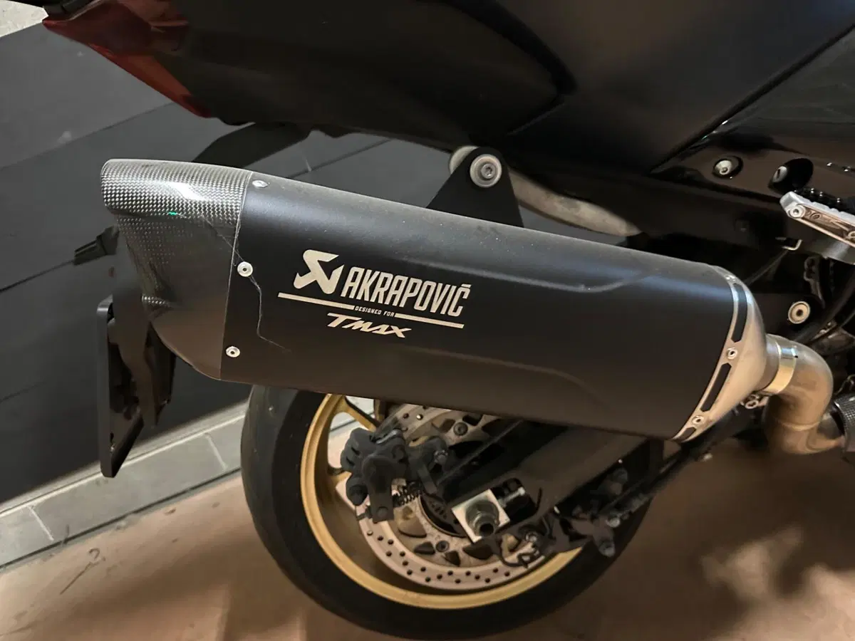 Yamaha T-Max 560 Tech Max (2022 - 24) (5)