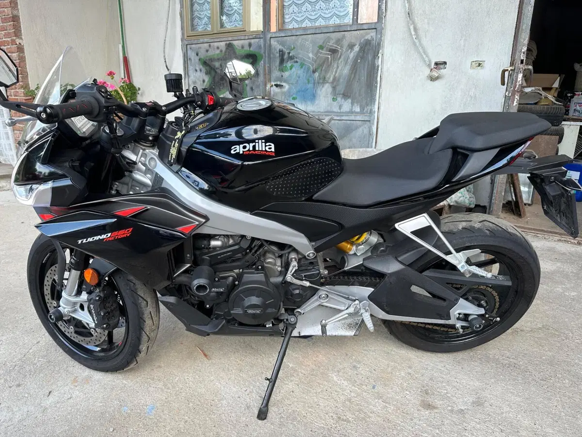 Aprilia Tuono 660 Factory (2022 - 24) (7)