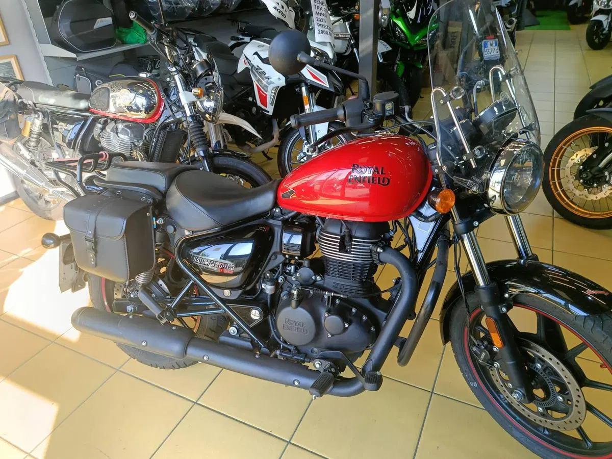 Royal Enfield Meteor 350 (2021 - 26) (3)