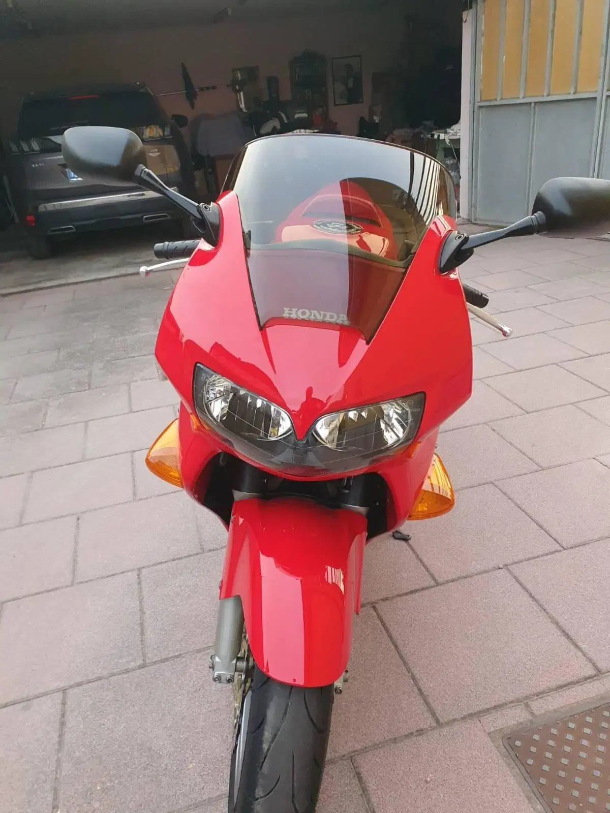 Honda VFR 800 (1998 - 01) (3)