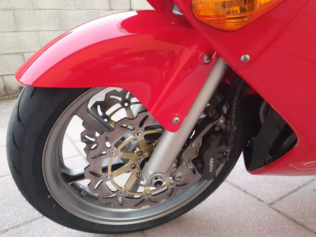 Honda VFR 800 (1998 - 01) (7)