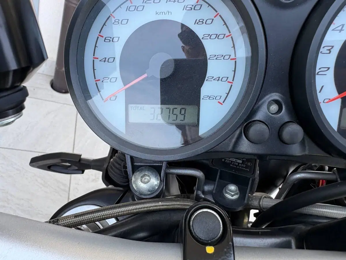 Ducati Monster S4R Testastretta (2)