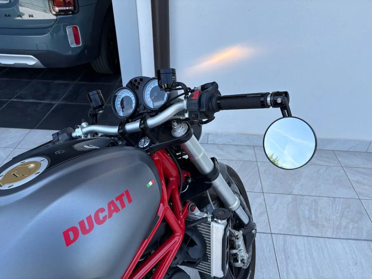 Ducati Monster S4R Testastretta (7)