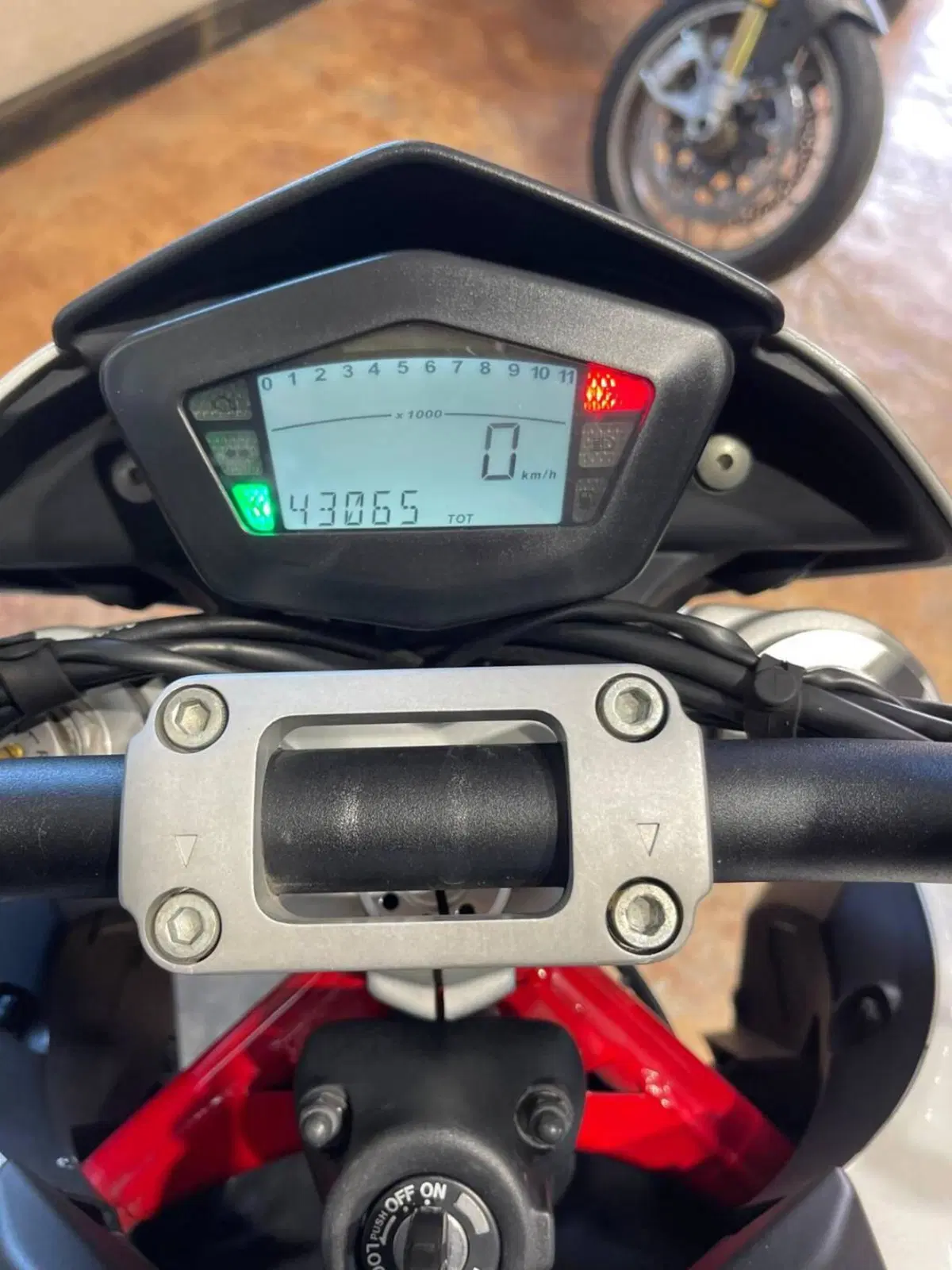 Ducati Hypermotard 1100 (2007 - 09) (17)