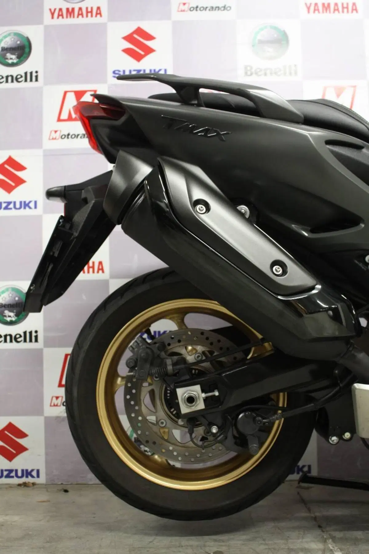 Yamaha T-Max 560 Tech Max (2021) (4)