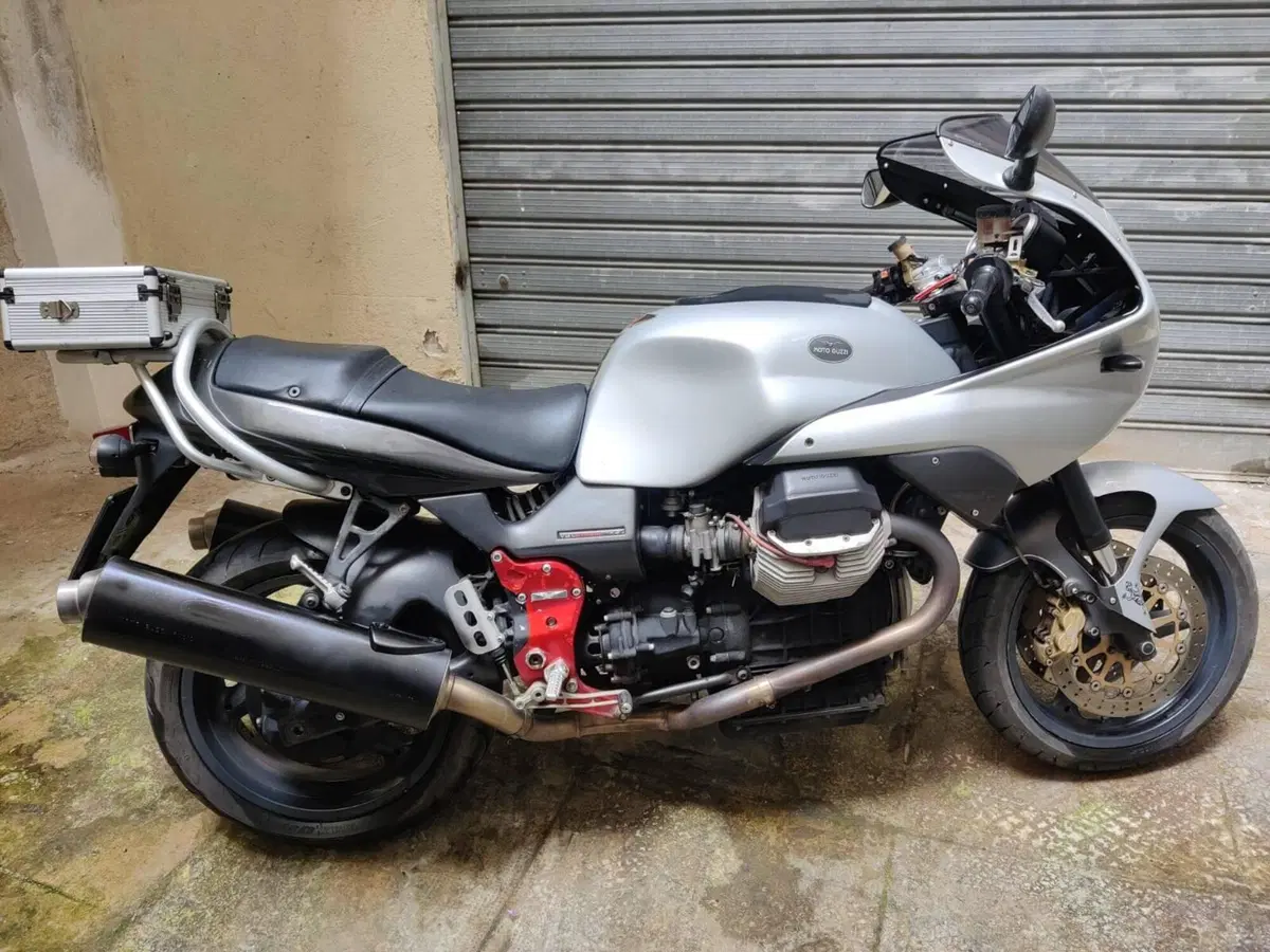 Moto Guzzi V11 Le Mans (2001 - 06)