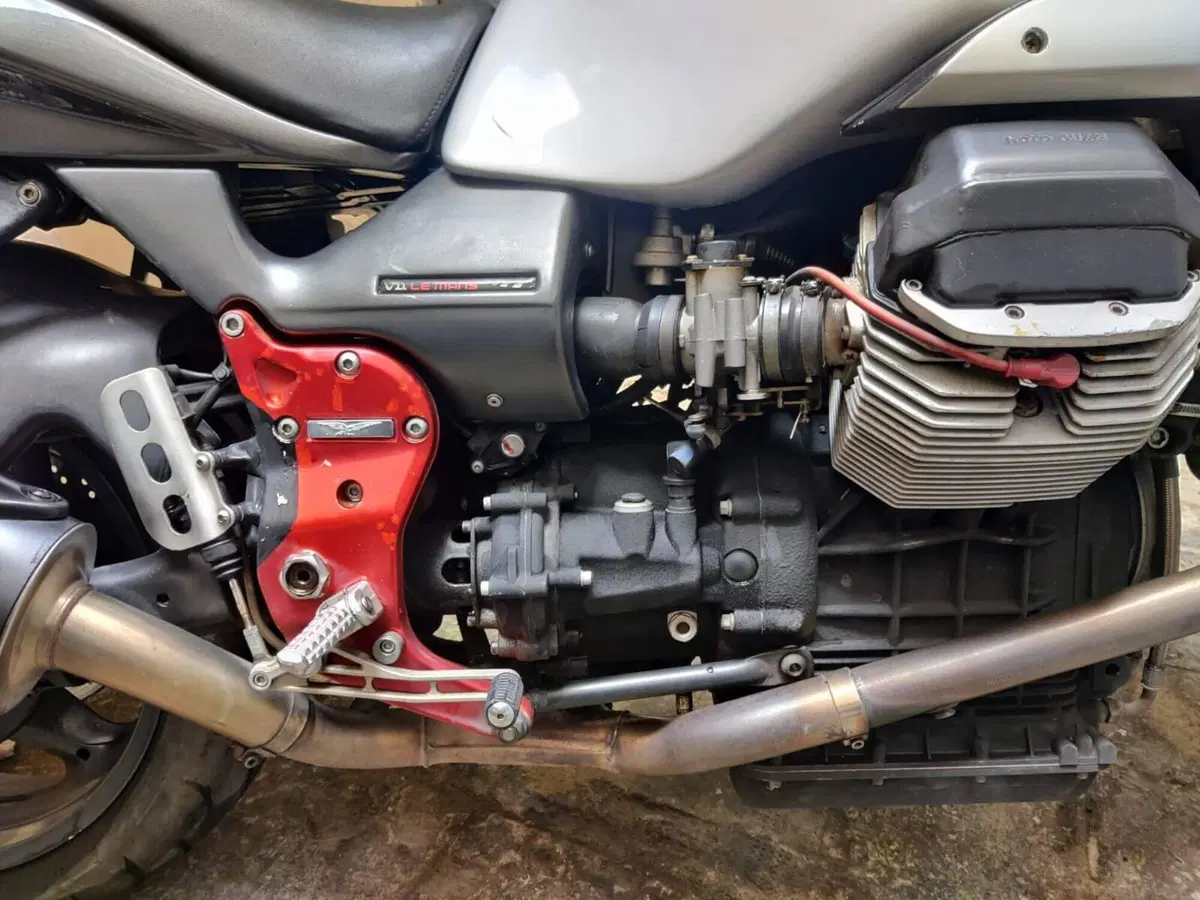 Moto Guzzi V11 Le Mans (2001 - 06) (5)