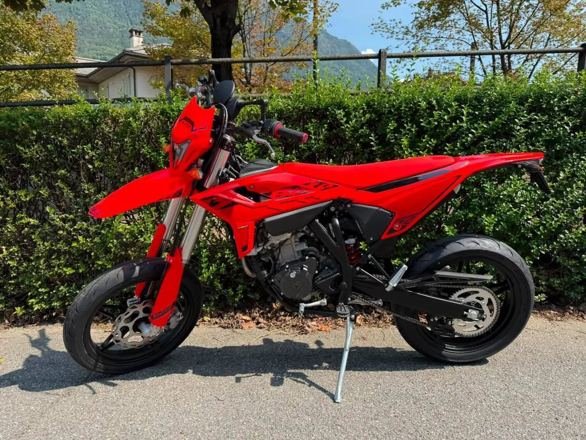 Betamotor RR 125 4T Motard T (2025 - 26) (4)