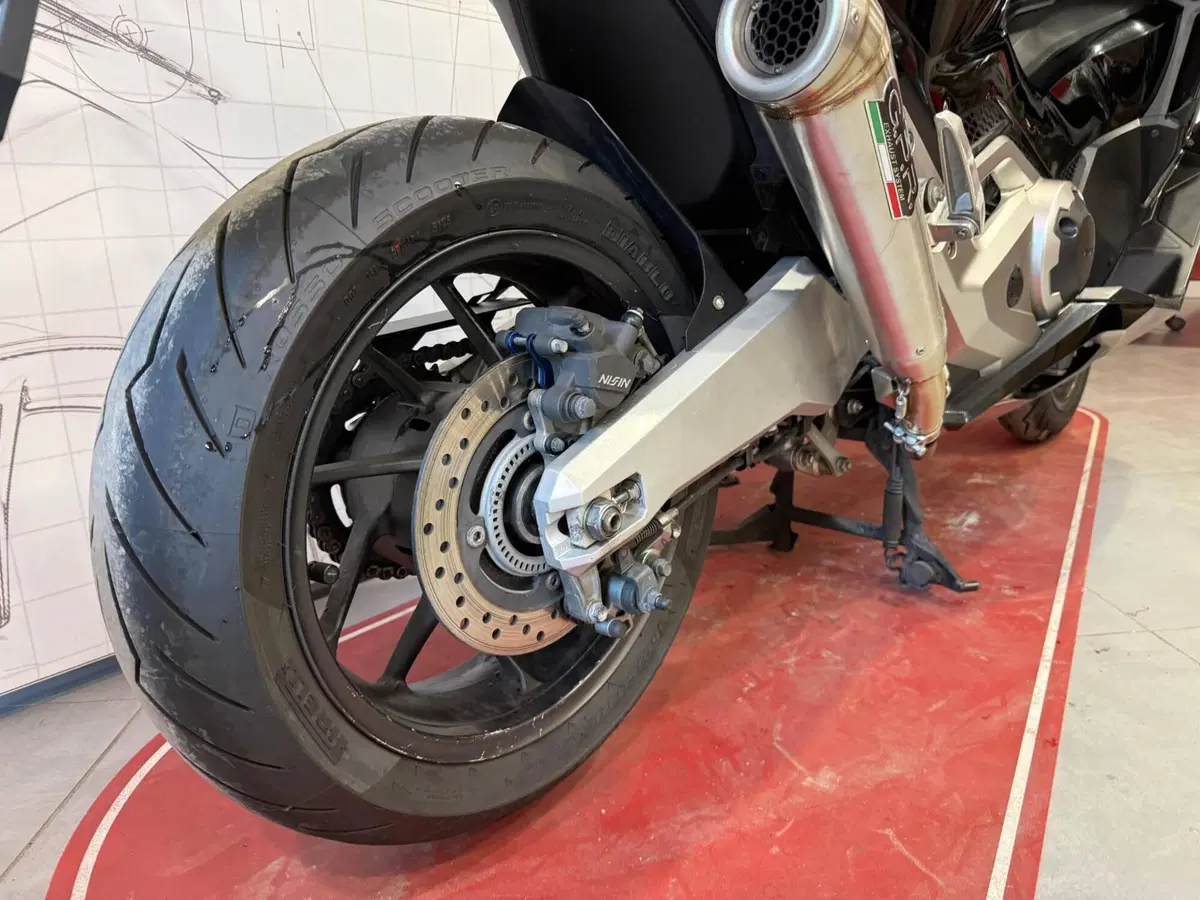 Honda Forza 750 DCT (2021 - 24) (12)