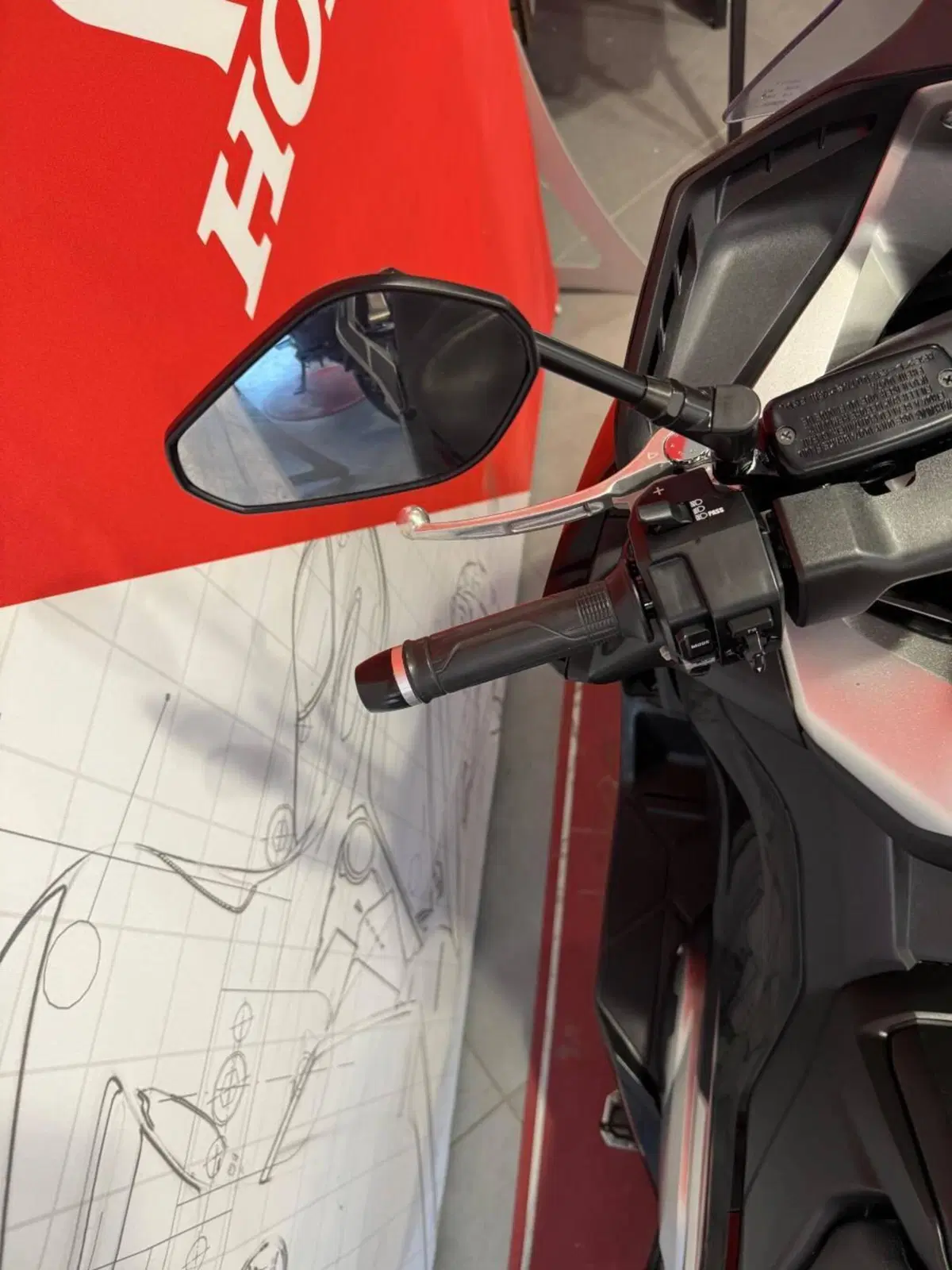 Honda Forza 750 DCT (2021 - 24) (13)