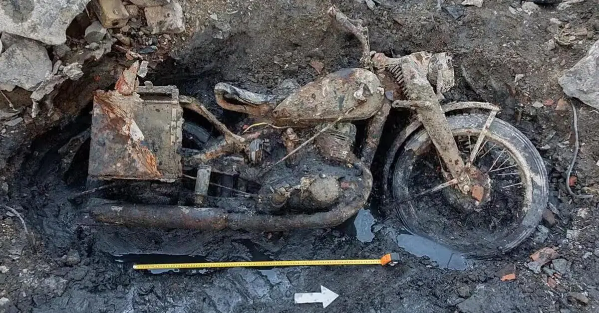 Il Danubio in secca restituisce la storia. Riemerge una moto della Seconda Guerra Mondiale