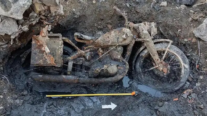 Il Danubio in secca restituisce la storia. Riemerge una moto della Seconda Guerra Mondiale