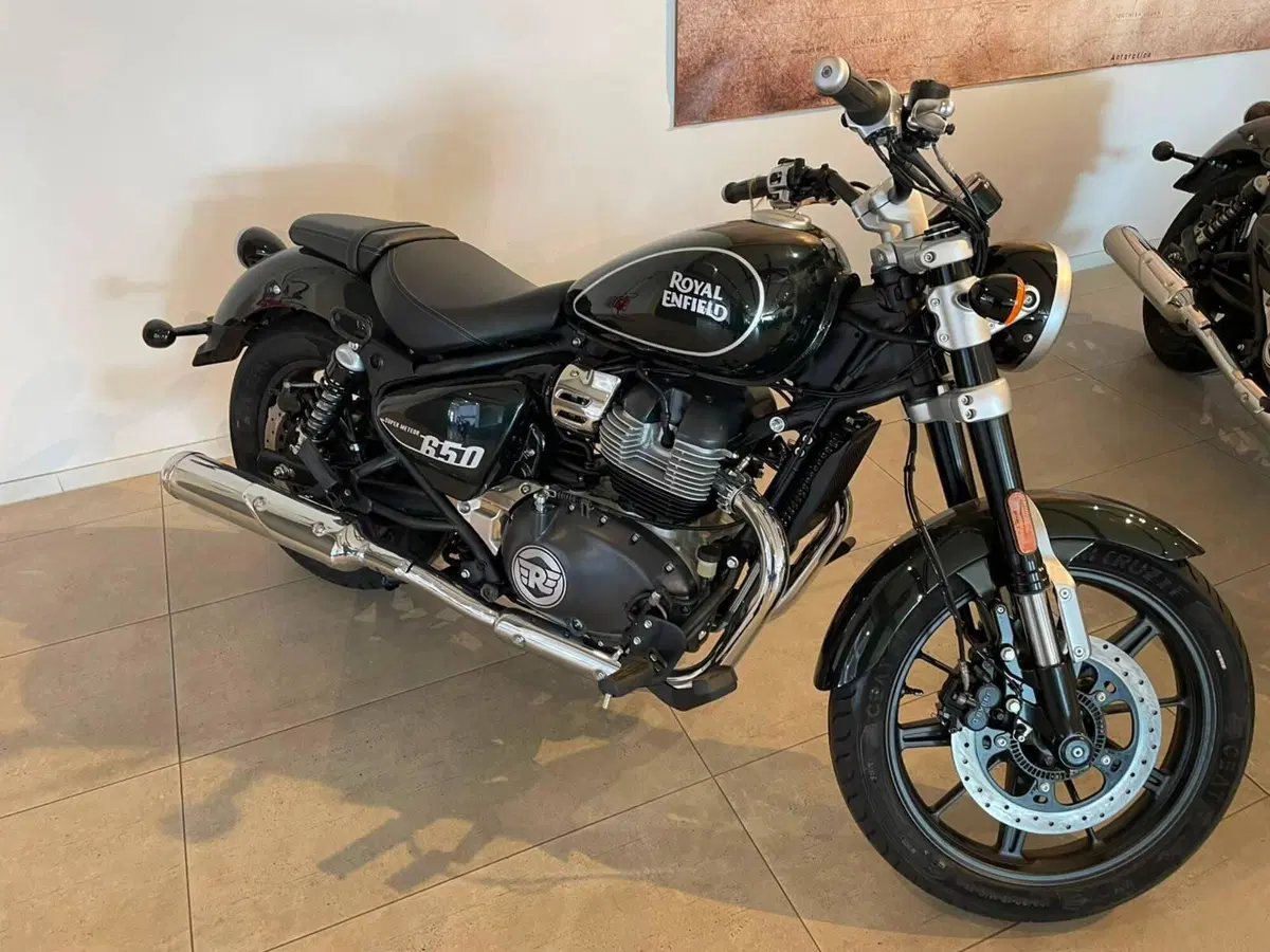 Royal Enfield Super Meteor 650 (2023 - 26)