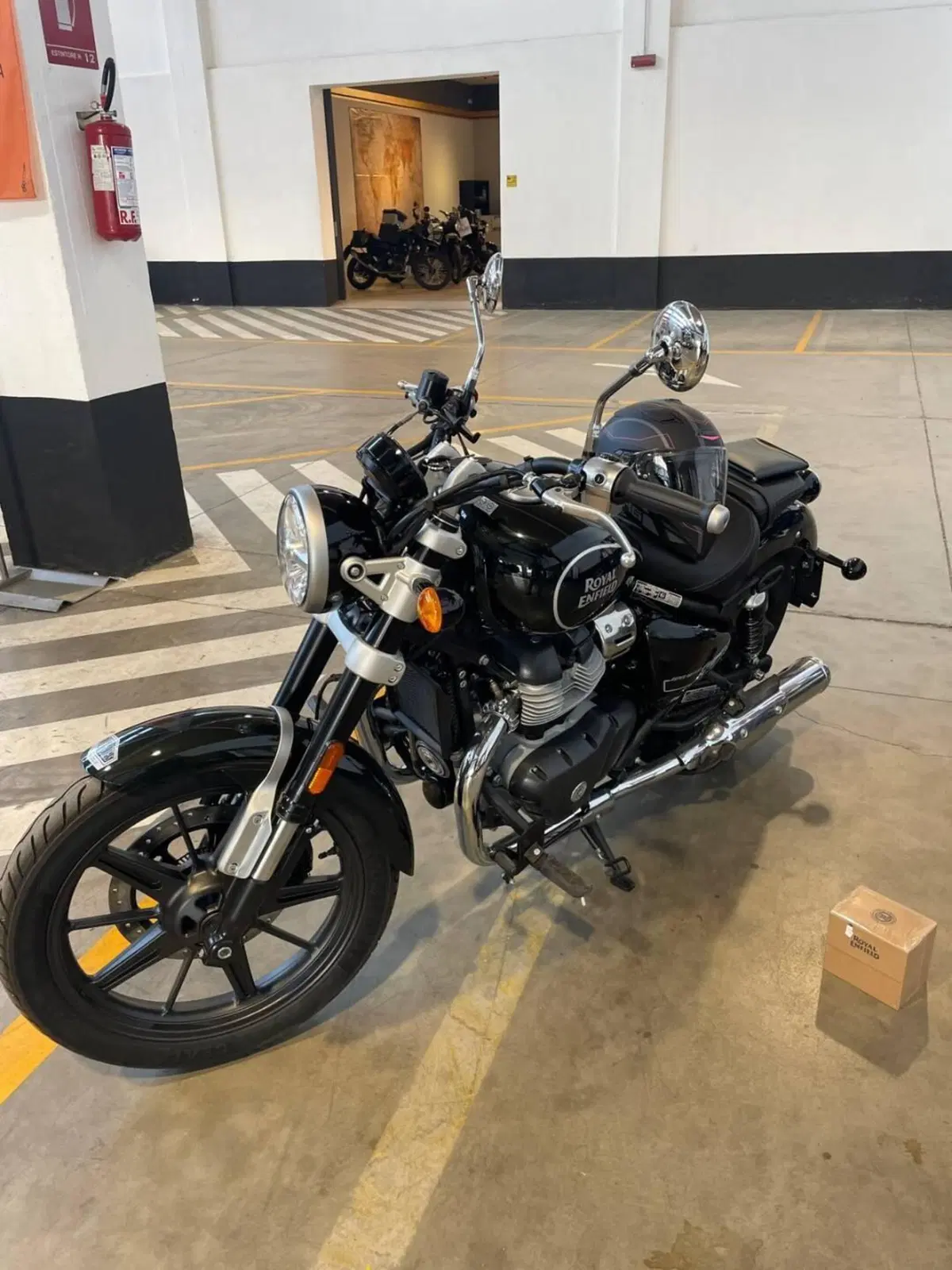 Royal Enfield Super Meteor 650 (2023 - 26) (2)