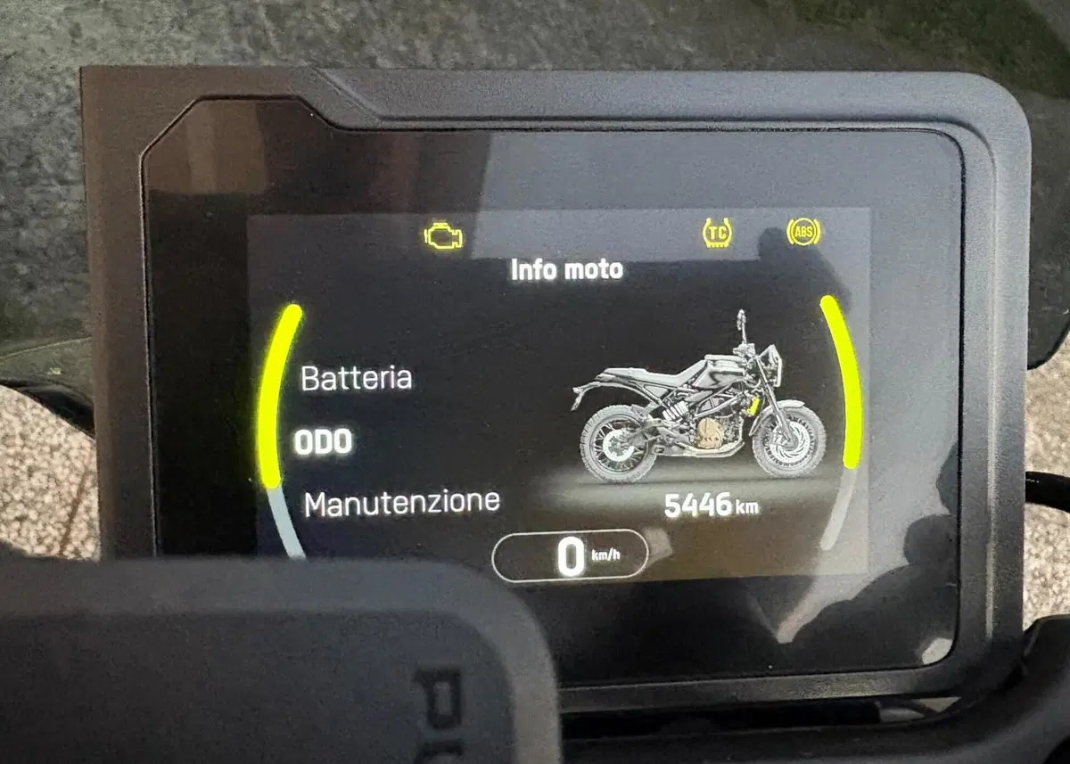 Husqvarna Svartpilen 401 (2024 - 26) (5)
