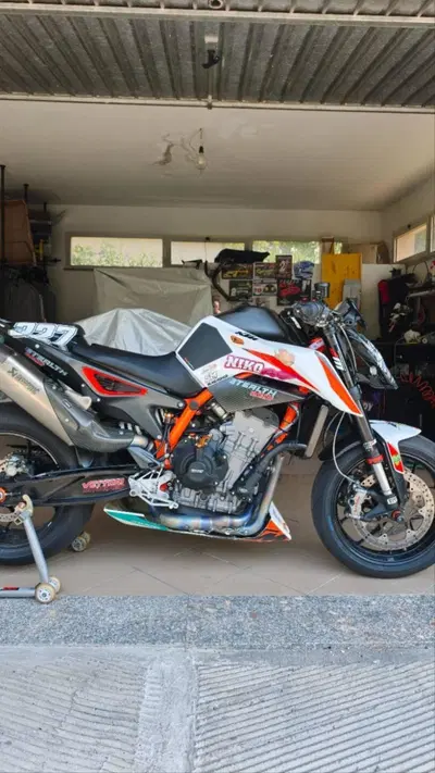 KTM 890 Duke R (2020) usata