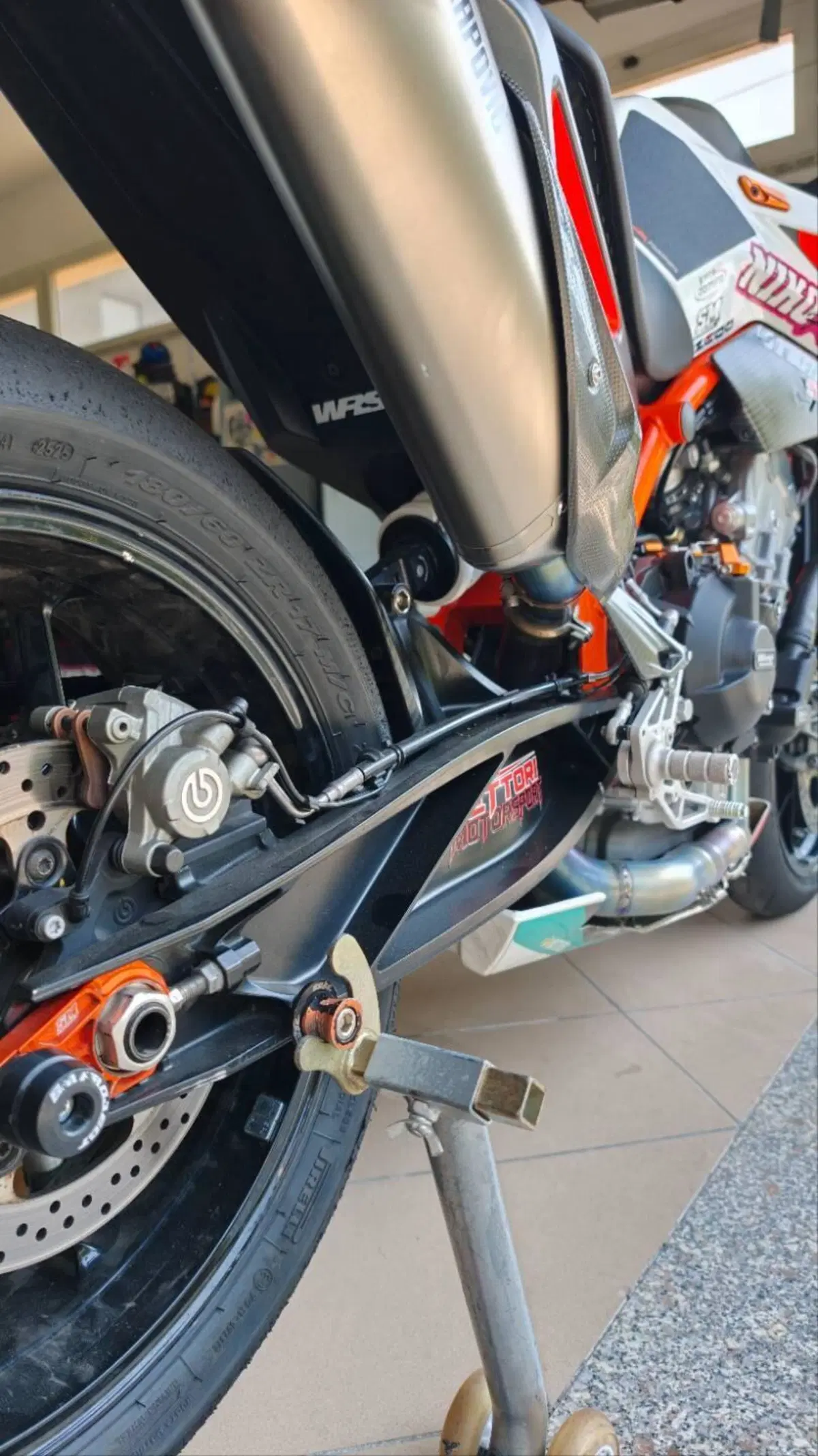 KTM 890 Duke R (2020) (3)